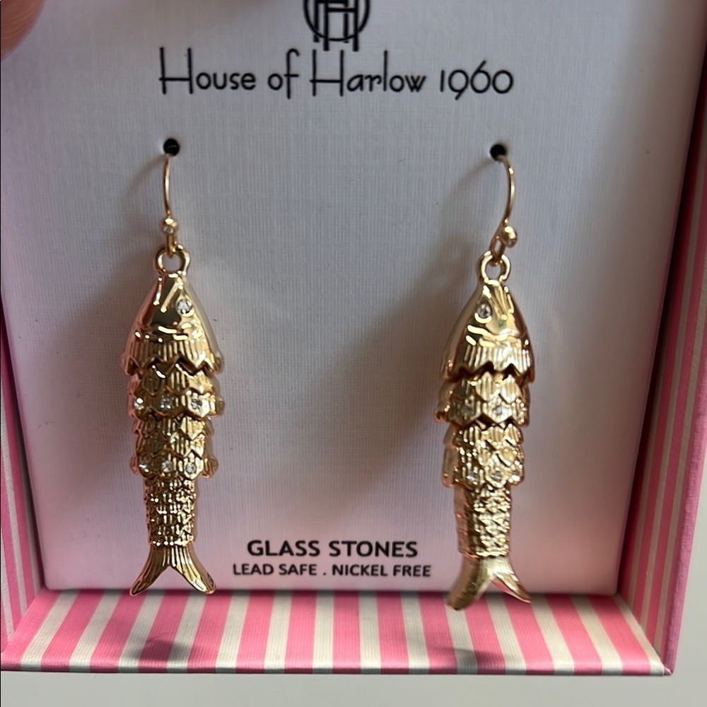 House of Harlow 1960 | Gold Fish Dangle Earrings ✨ - Picture 3 of 5